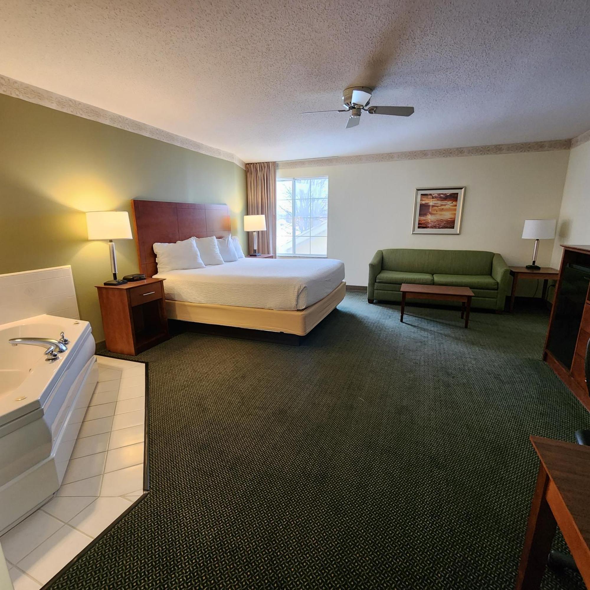 Baymont By Wyndham Mackinaw City Eksteriør billede