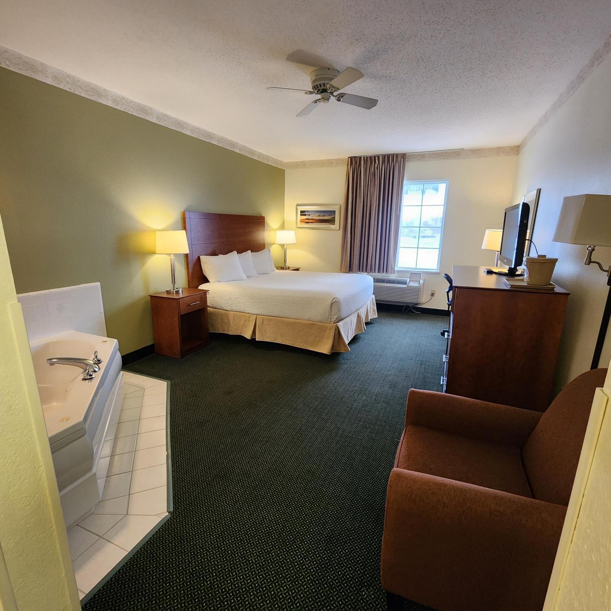 Baymont By Wyndham Mackinaw City Eksteriør billede